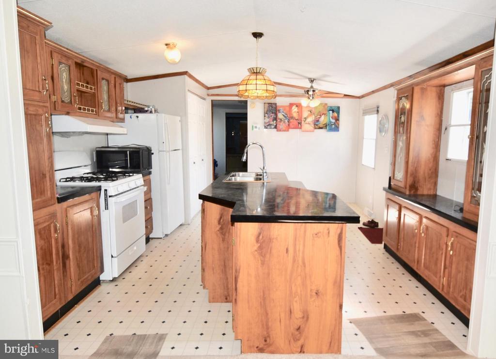 9080 GOLD FINCH COURT