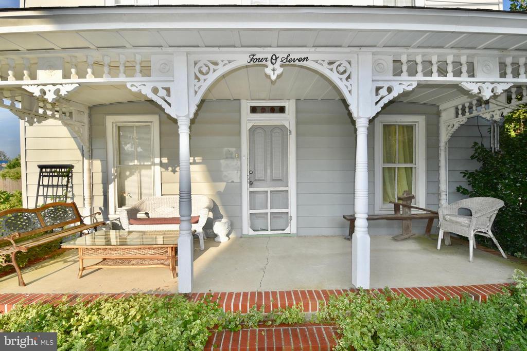 407 MAIN STREET