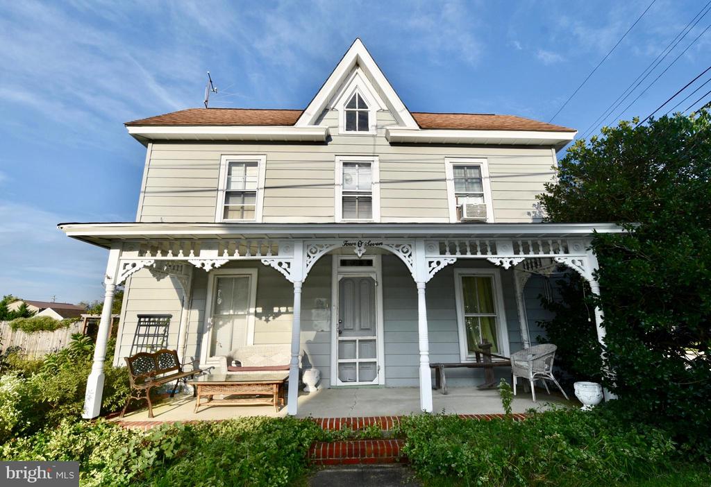 407 MAIN STREET