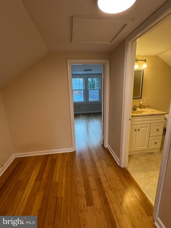 902 CEDAR STREET