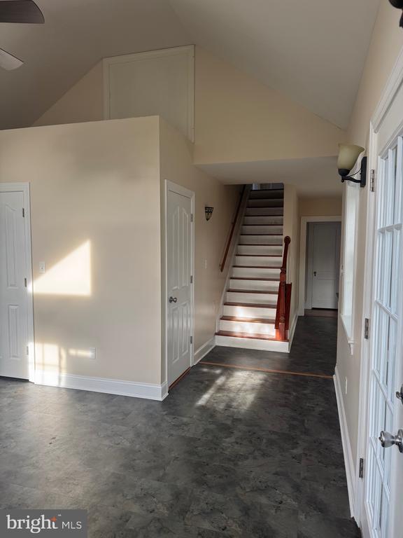 902 CEDAR STREET