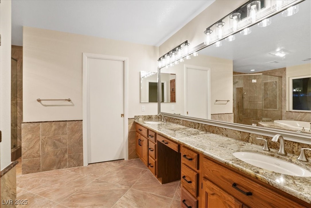 4591 North Chieftain Street