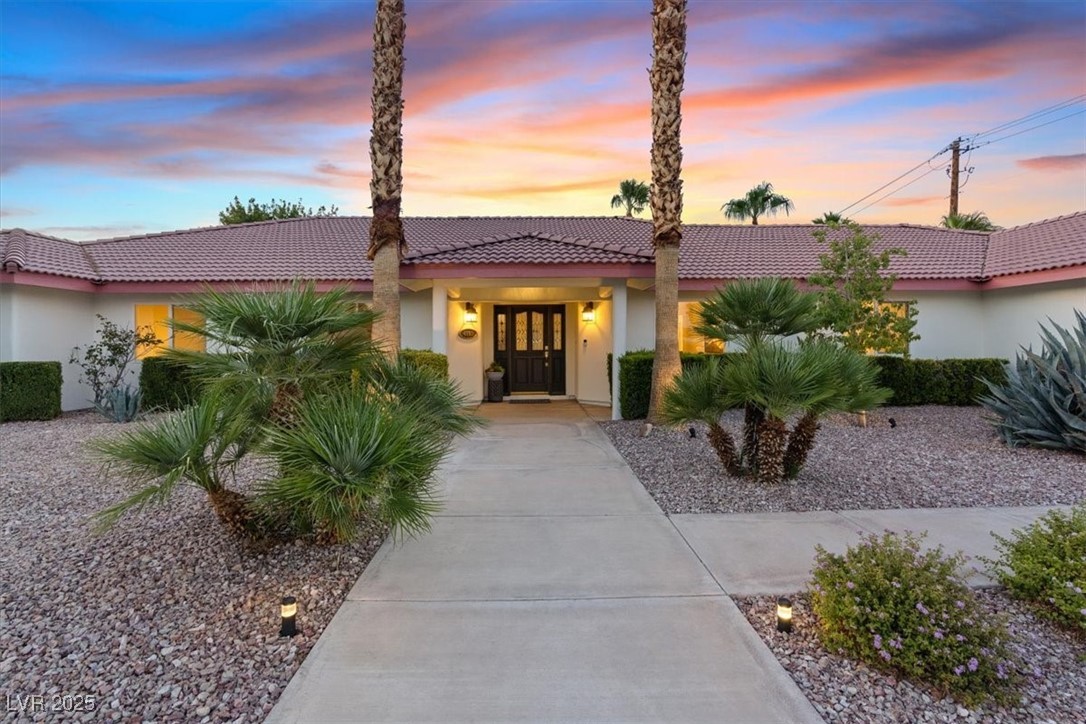 4591 North Chieftain Street