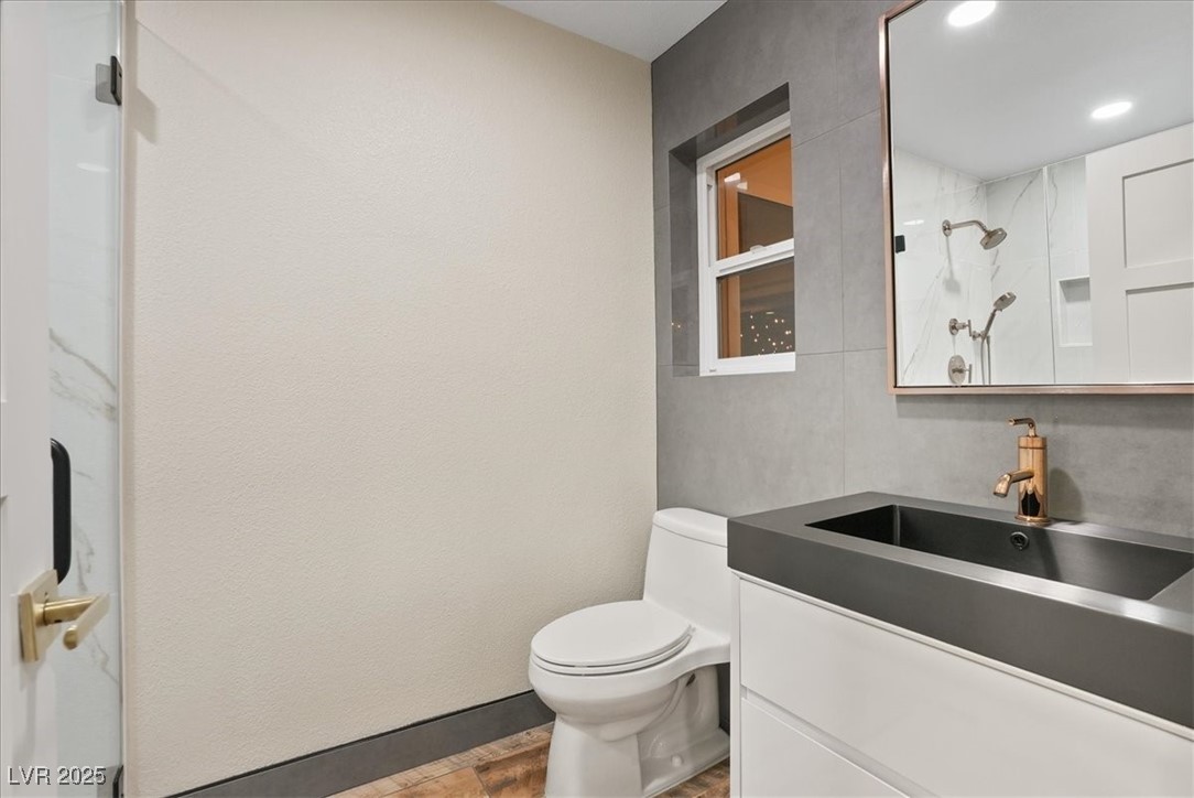 4591 North Chieftain Street