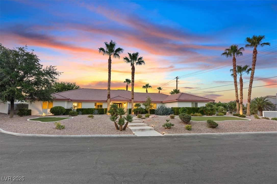 4591 North Chieftain Street