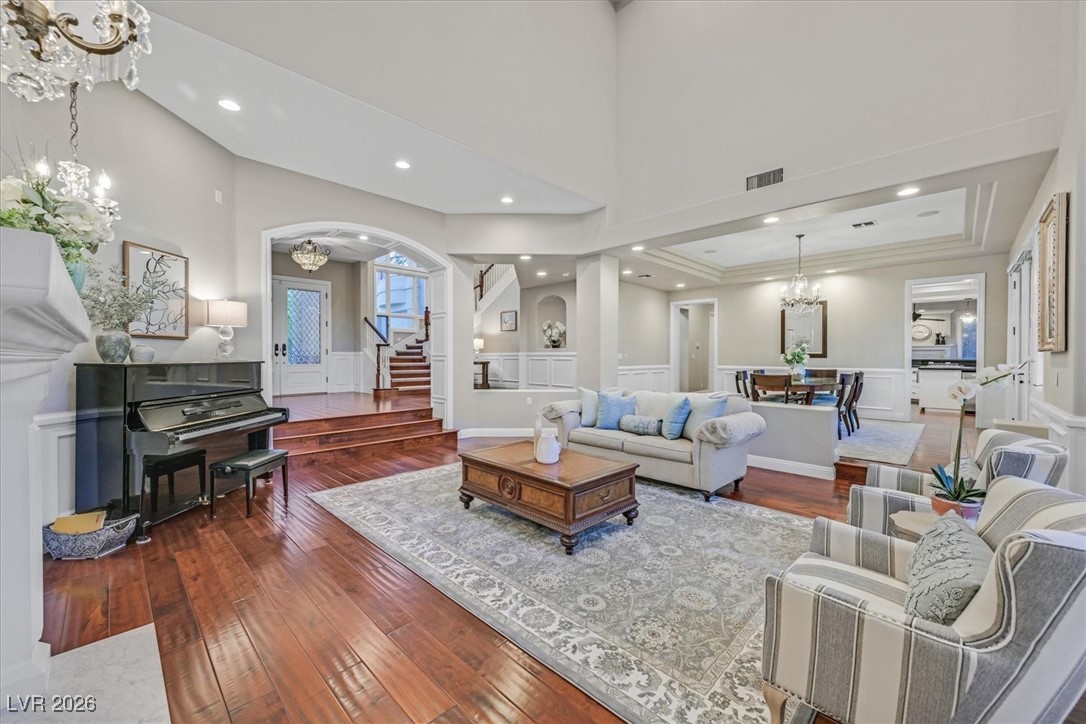 1809 White Hawk Court
