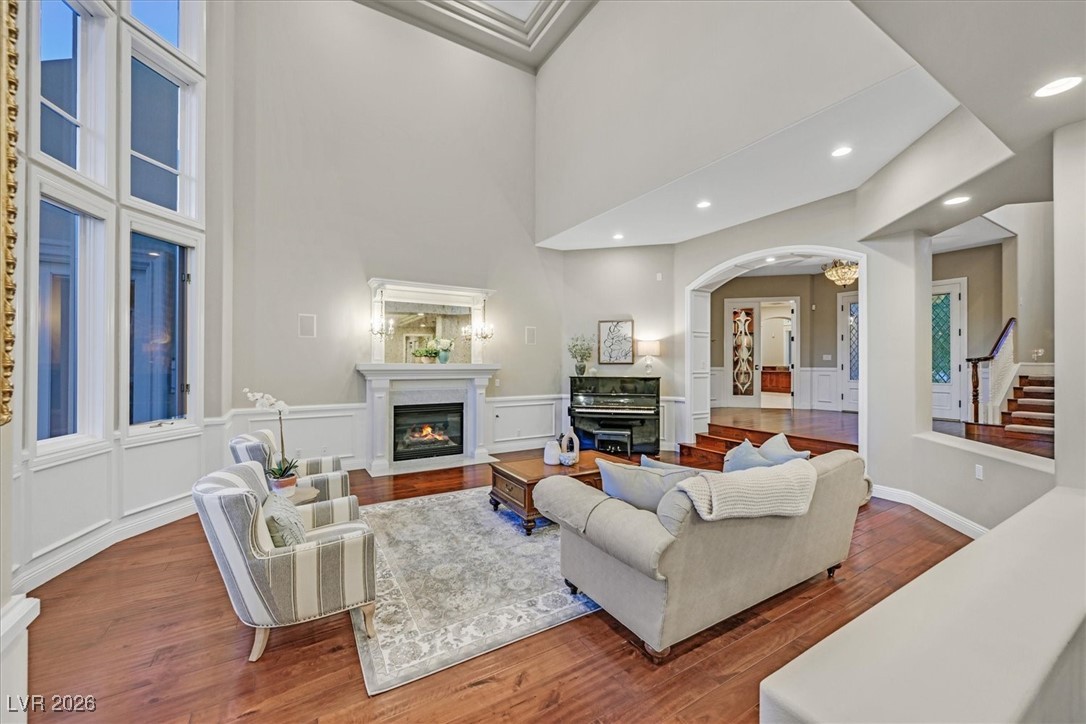 1809 White Hawk Court
