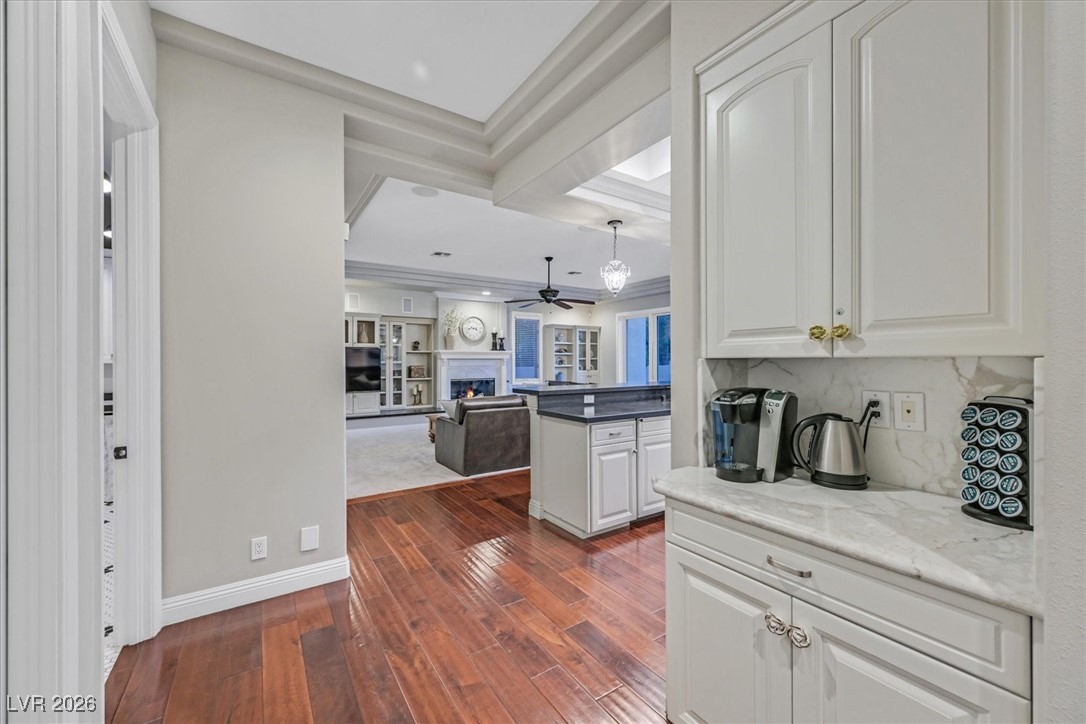 1809 White Hawk Court