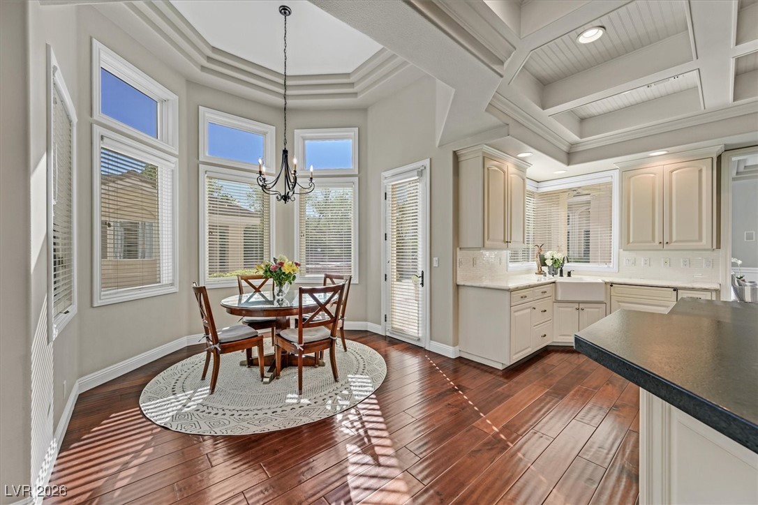 1809 White Hawk Court