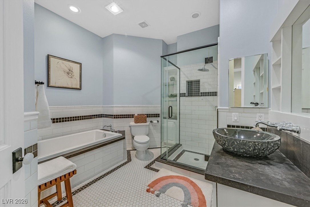 1809 White Hawk Court