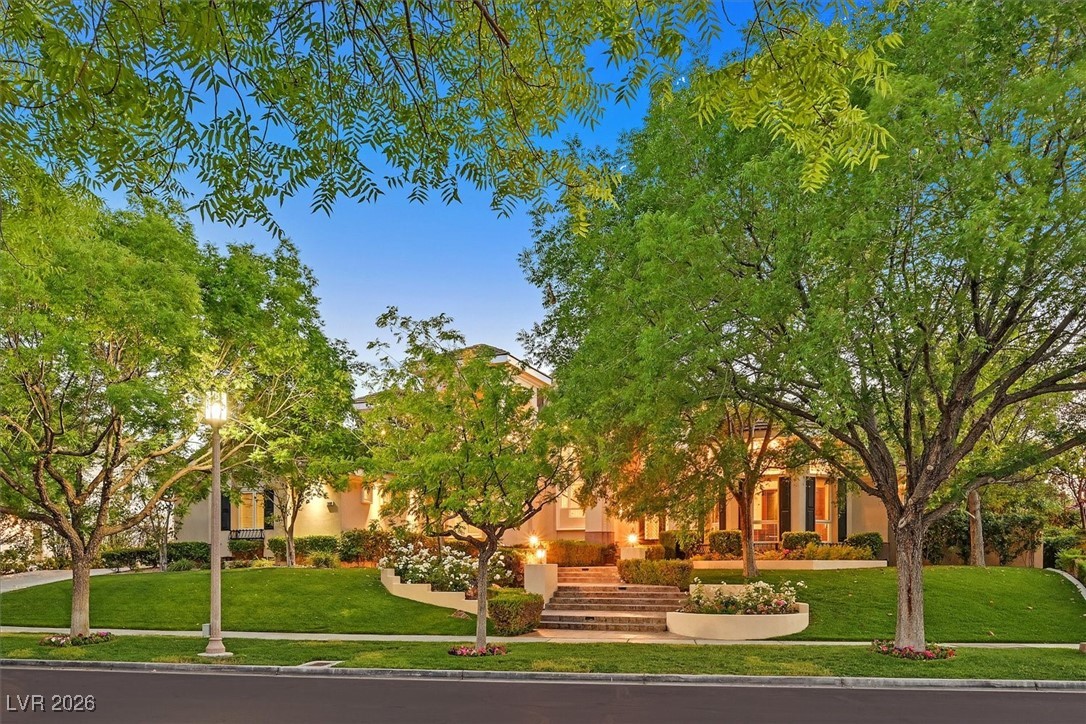 1809 White Hawk Court