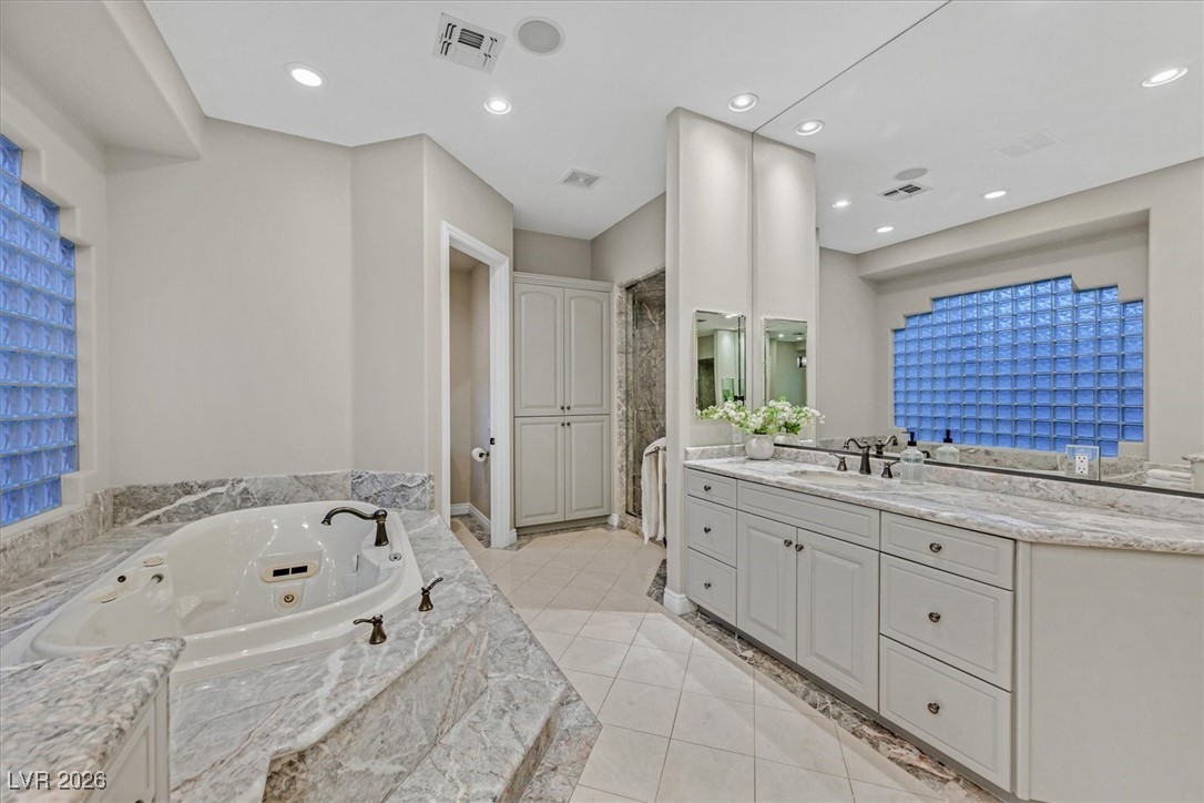 1809 White Hawk Court