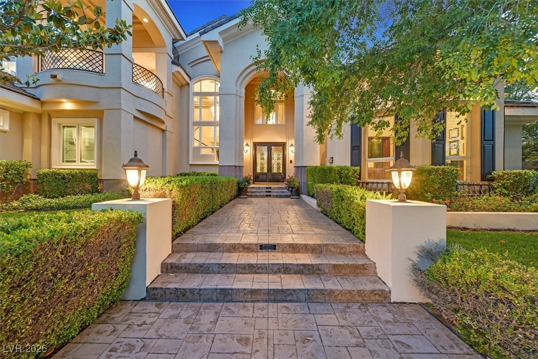 1809 White Hawk Court