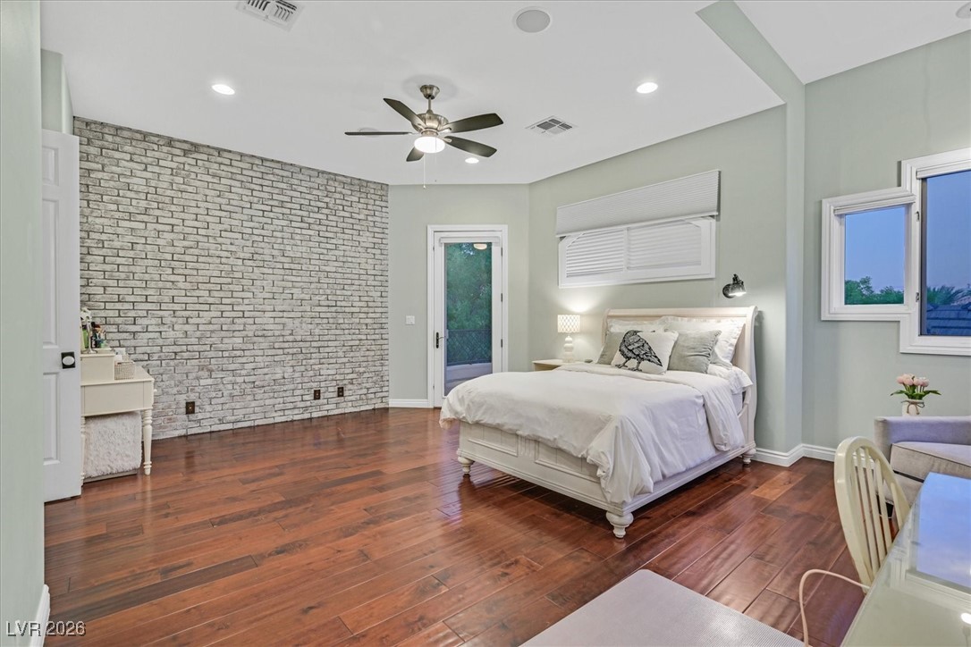 1809 White Hawk Court