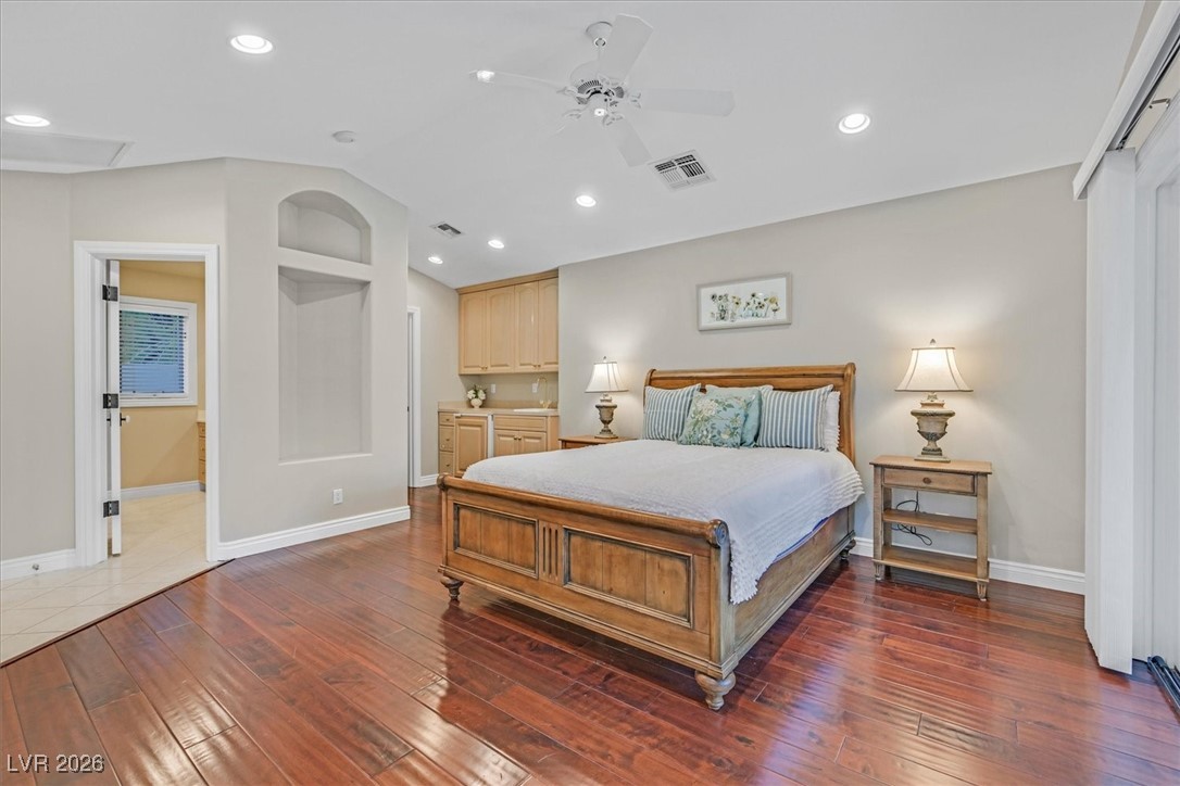 1809 White Hawk Court