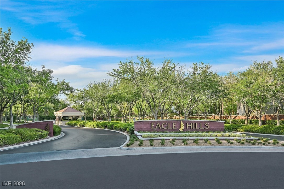 1809 White Hawk Court