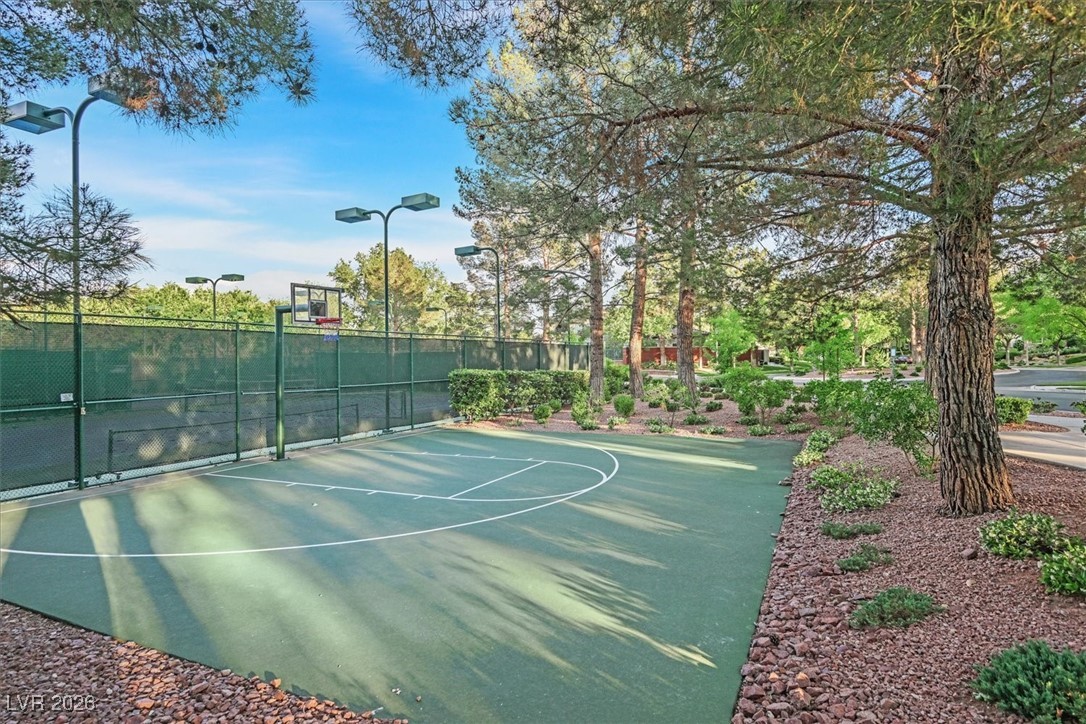 1809 White Hawk Court