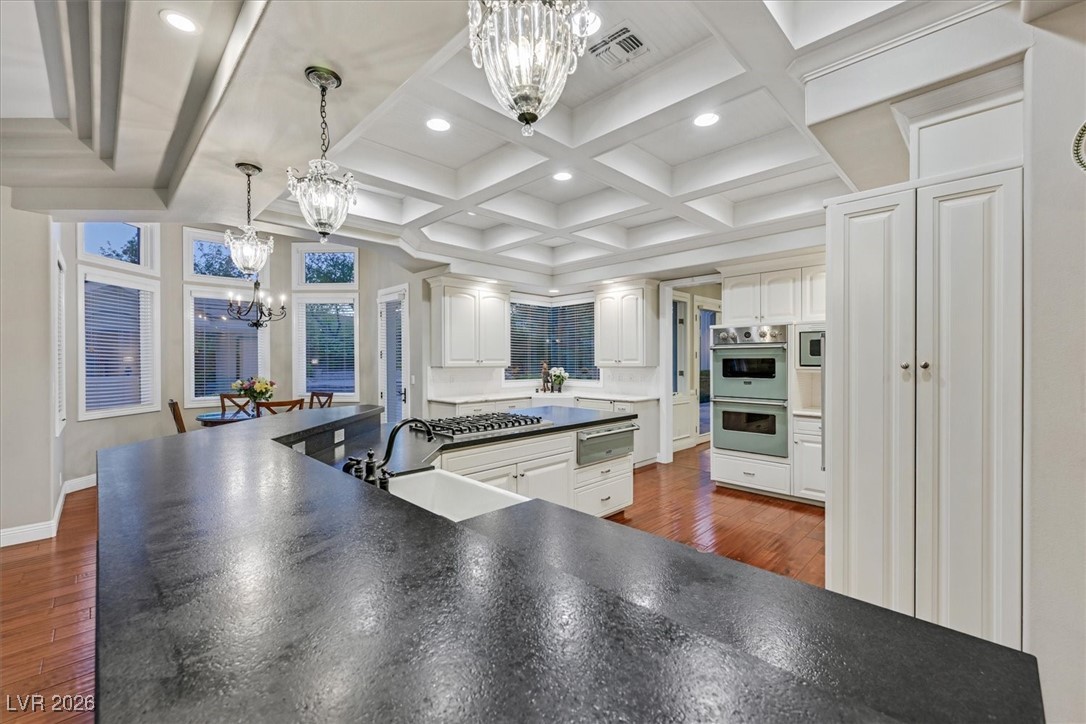 1809 White Hawk Court