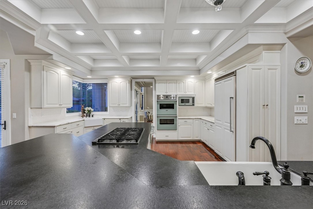 1809 White Hawk Court