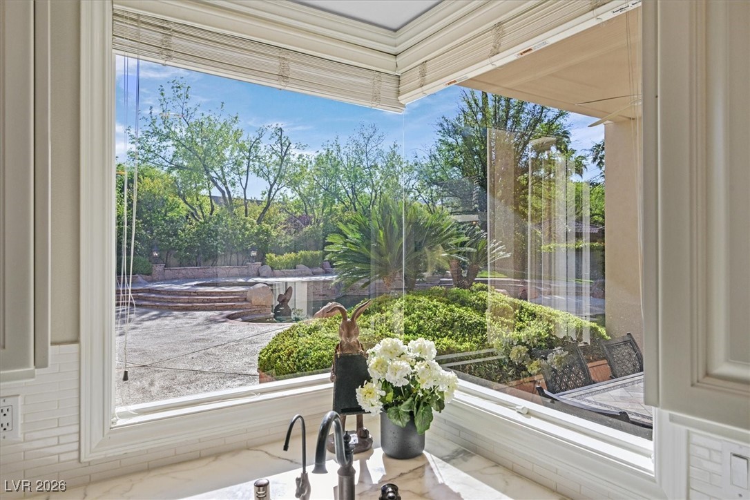 1809 White Hawk Court