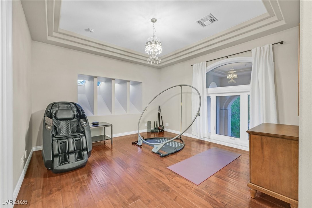 1809 White Hawk Court