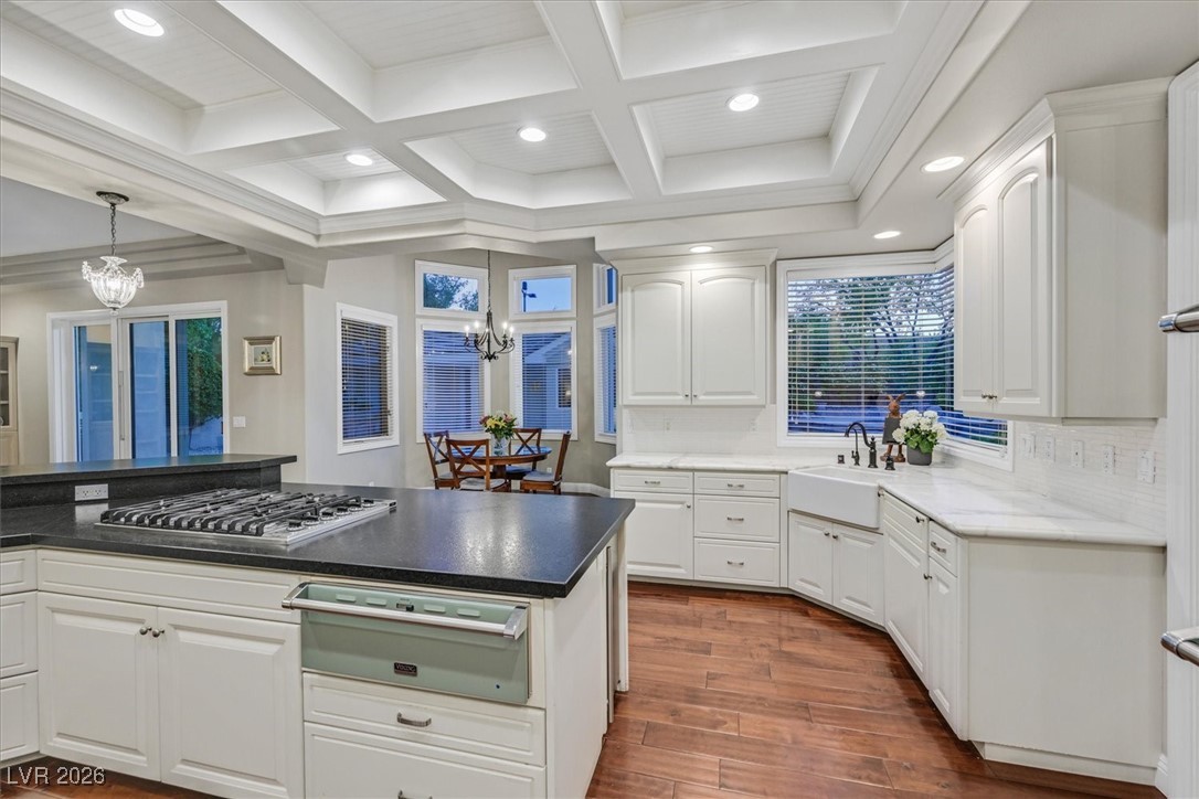1809 White Hawk Court