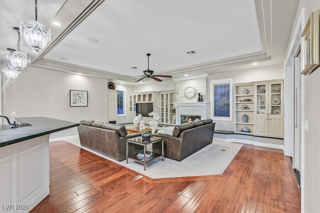 1809 White Hawk Court