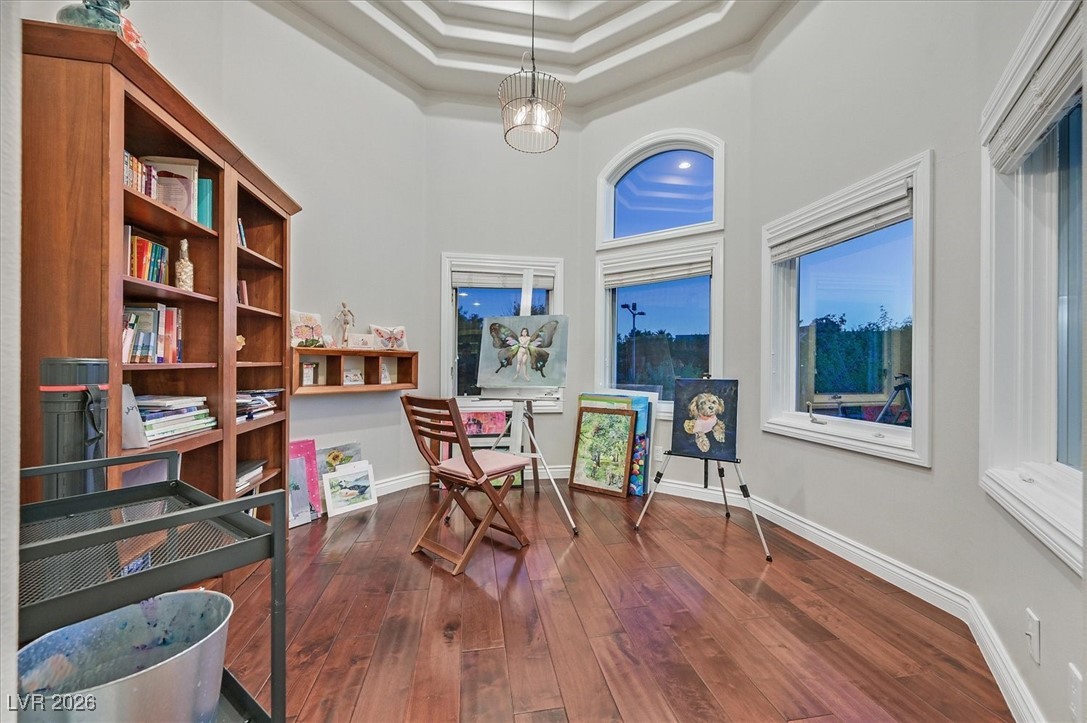 1809 White Hawk Court