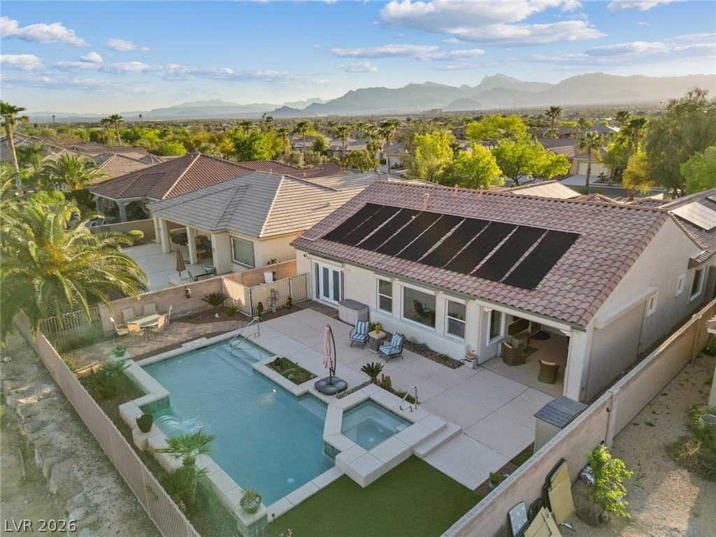 8300 Imperial Lakes Street