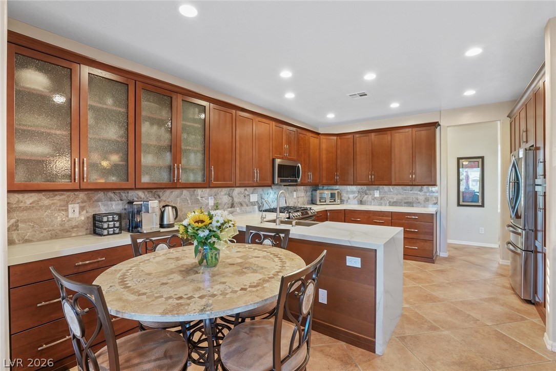 8300 Imperial Lakes Street