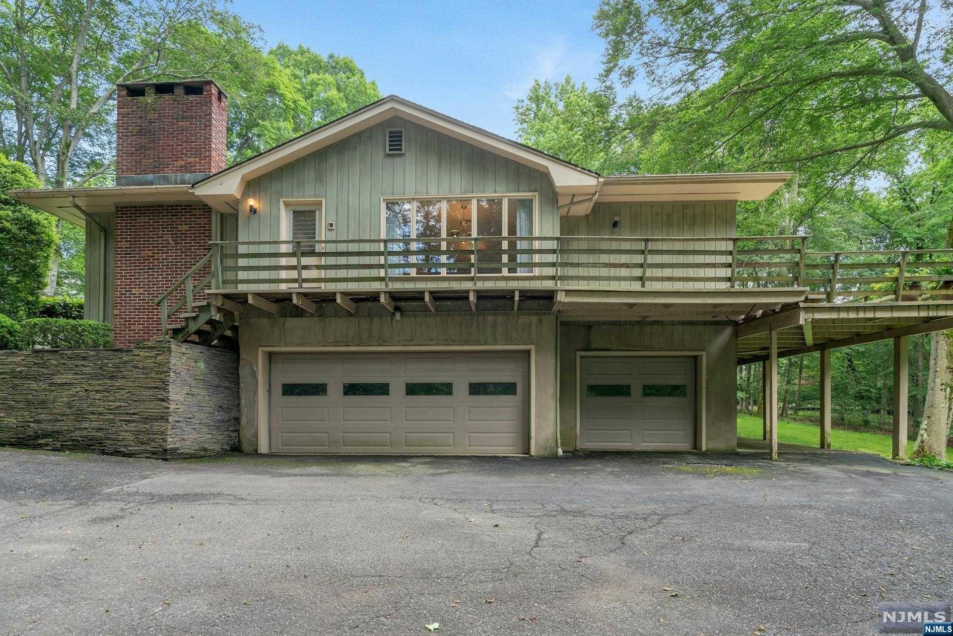16 Rock Ledge Road