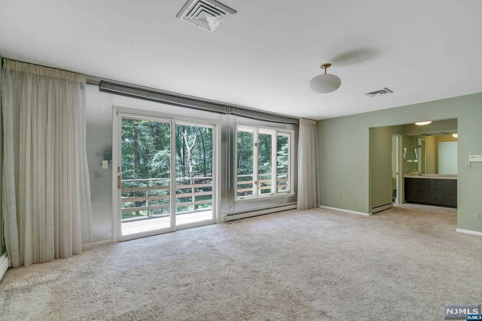 16 Rock Ledge Road