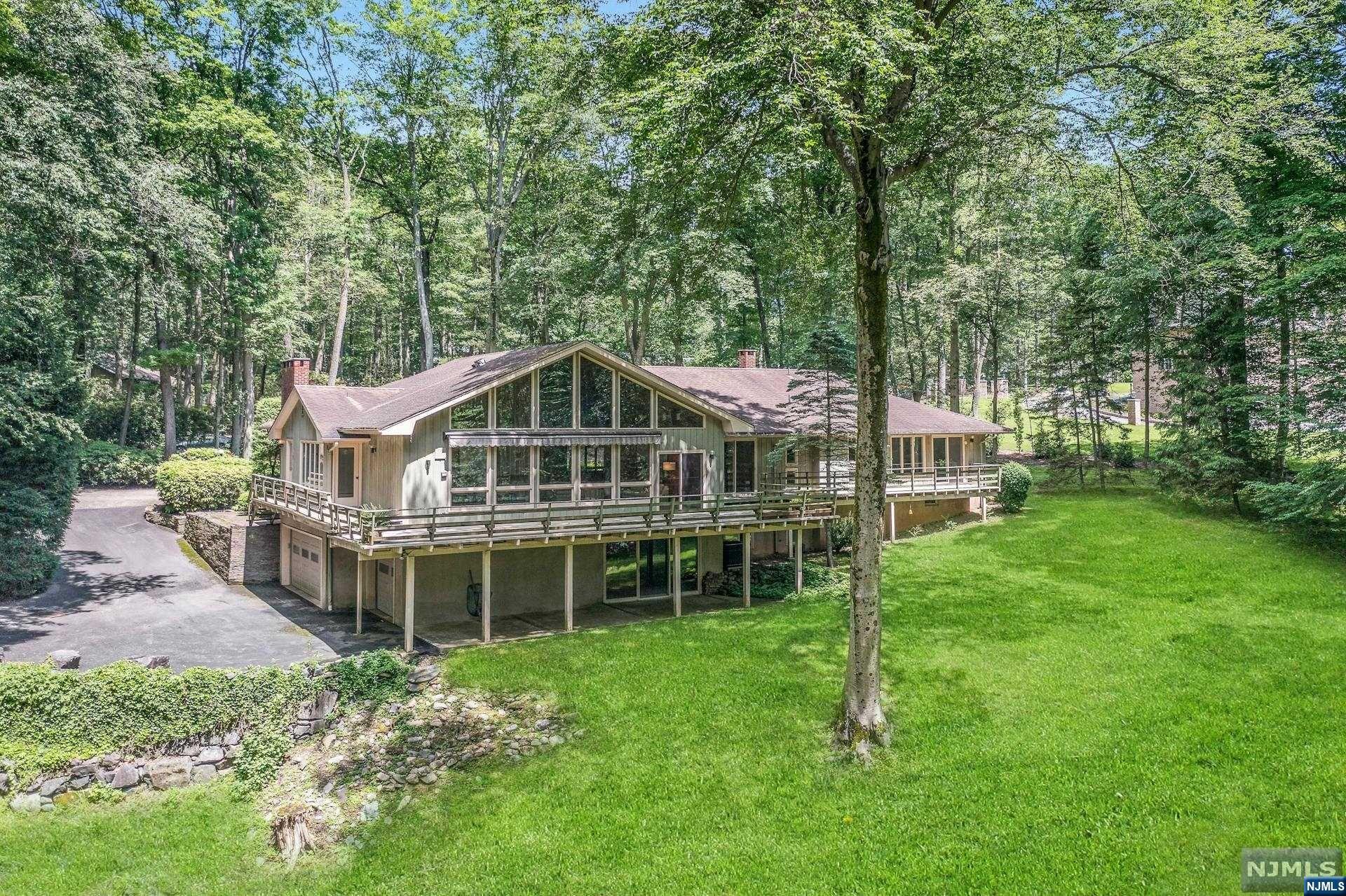 16 Rock Ledge Road