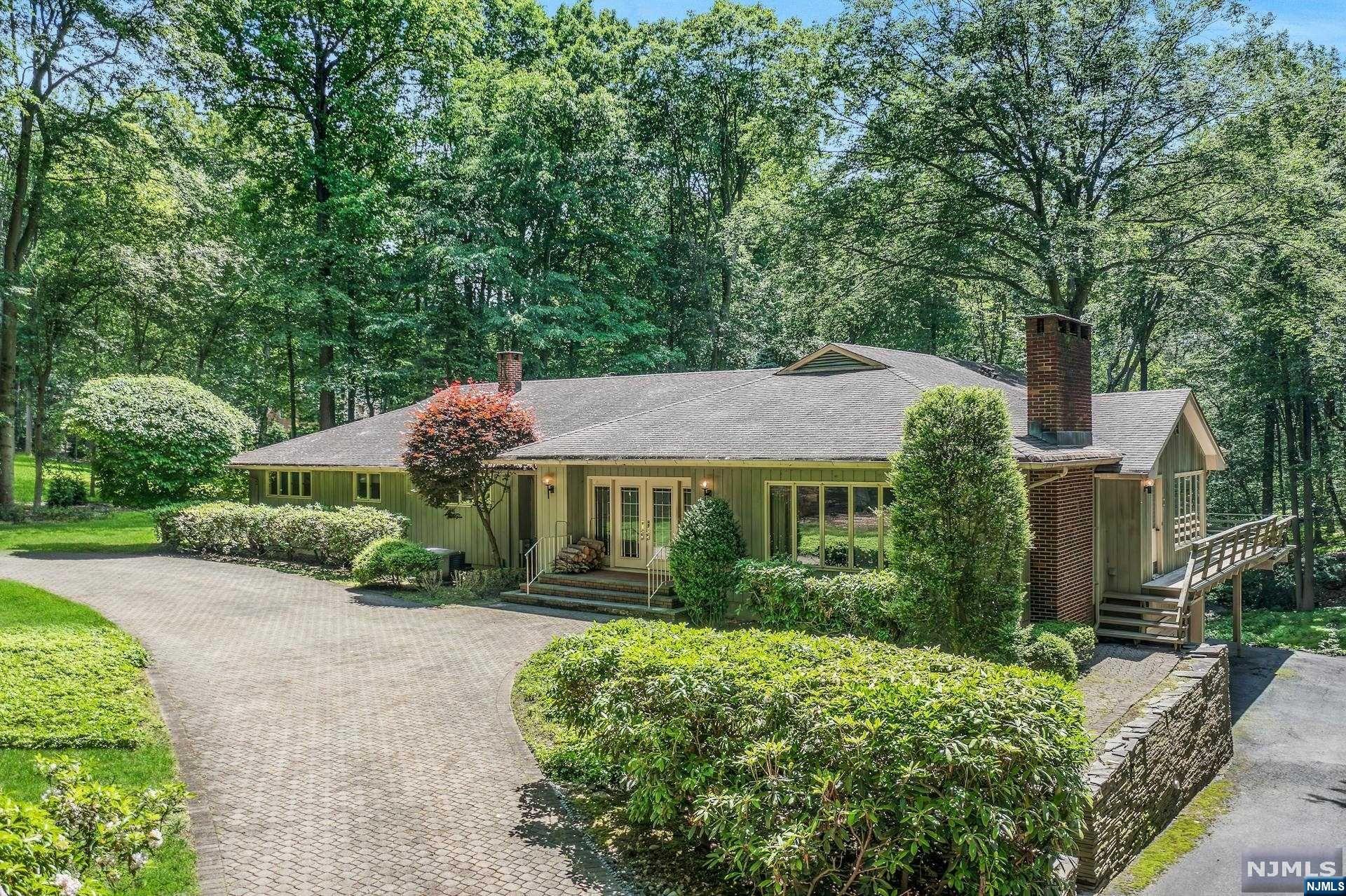 16 Rock Ledge Road