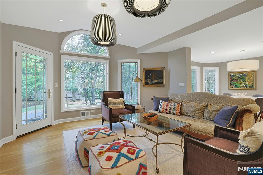 90 Arcadia Road