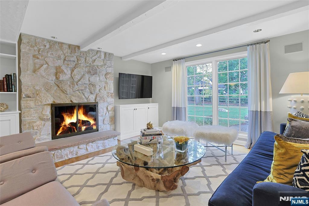90 Arcadia Road