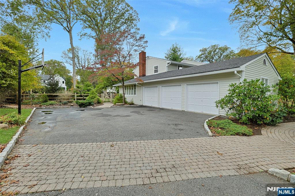 90 Arcadia Road