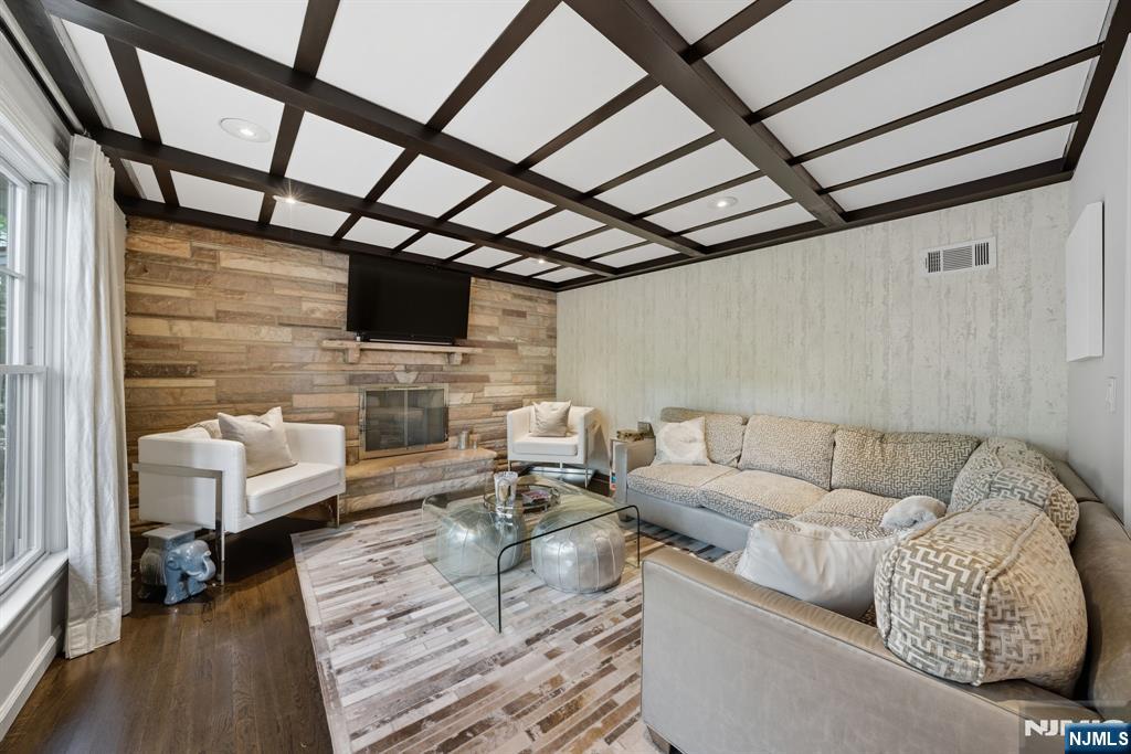 55 Ridge Road