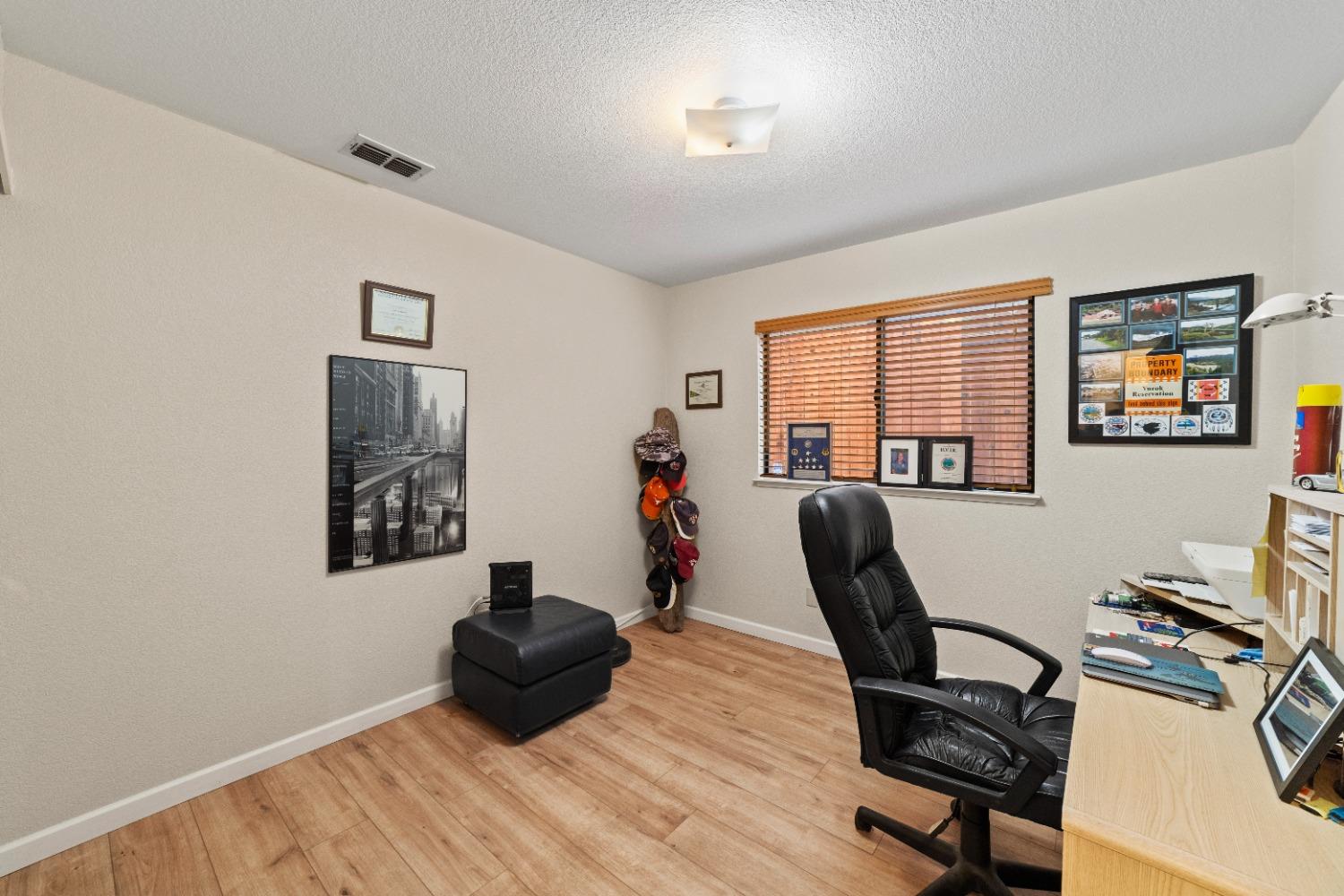 400 Leeward Court