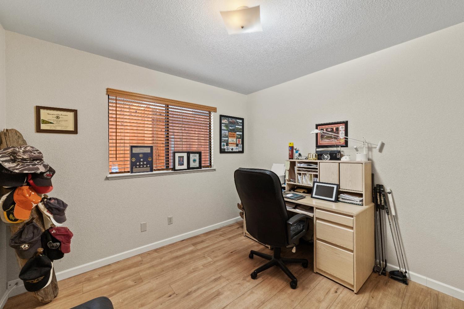 400 Leeward Court