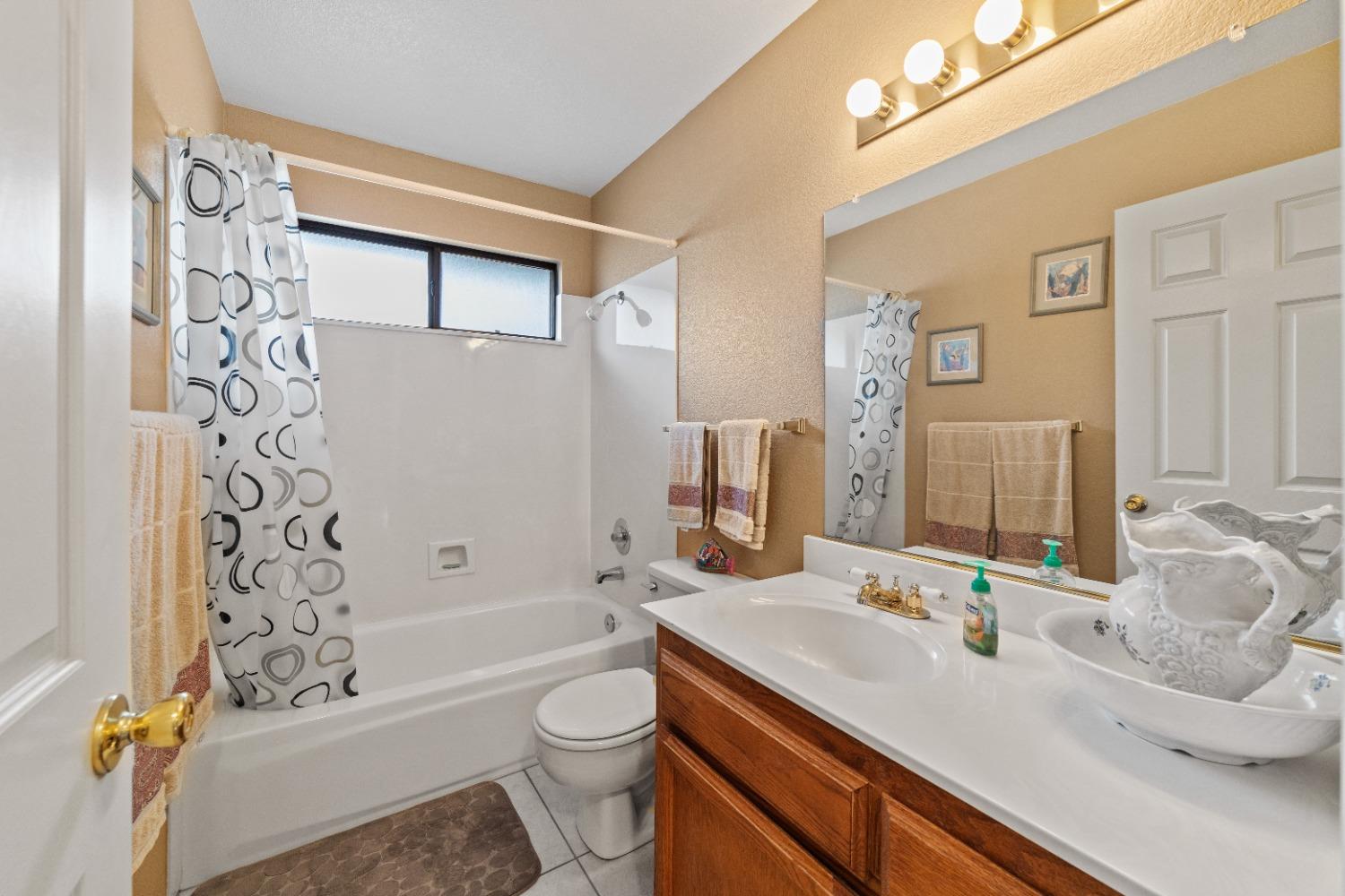 400 Leeward Court