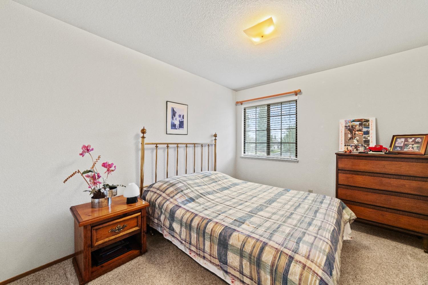 400 Leeward Court