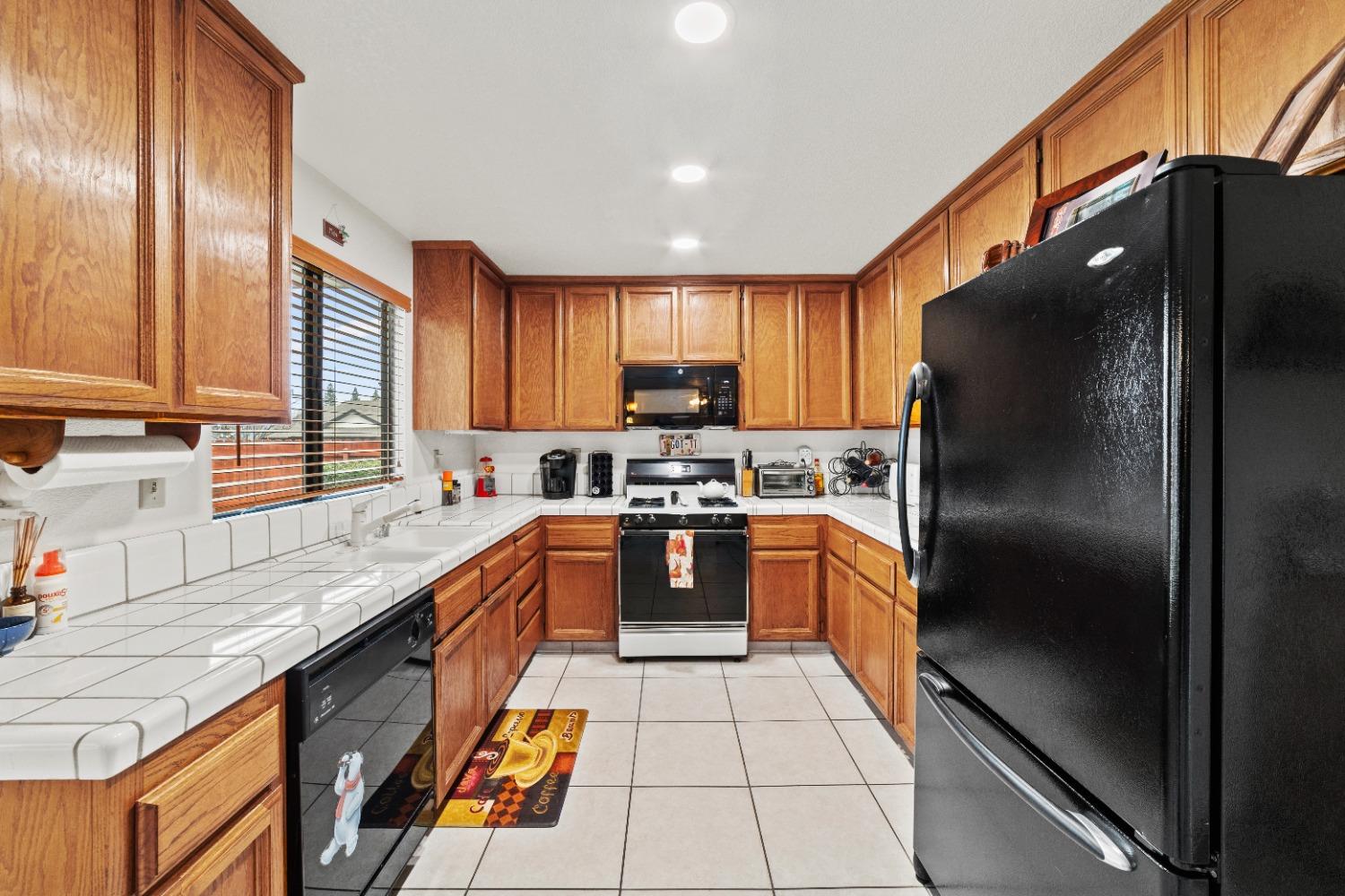 400 Leeward Court