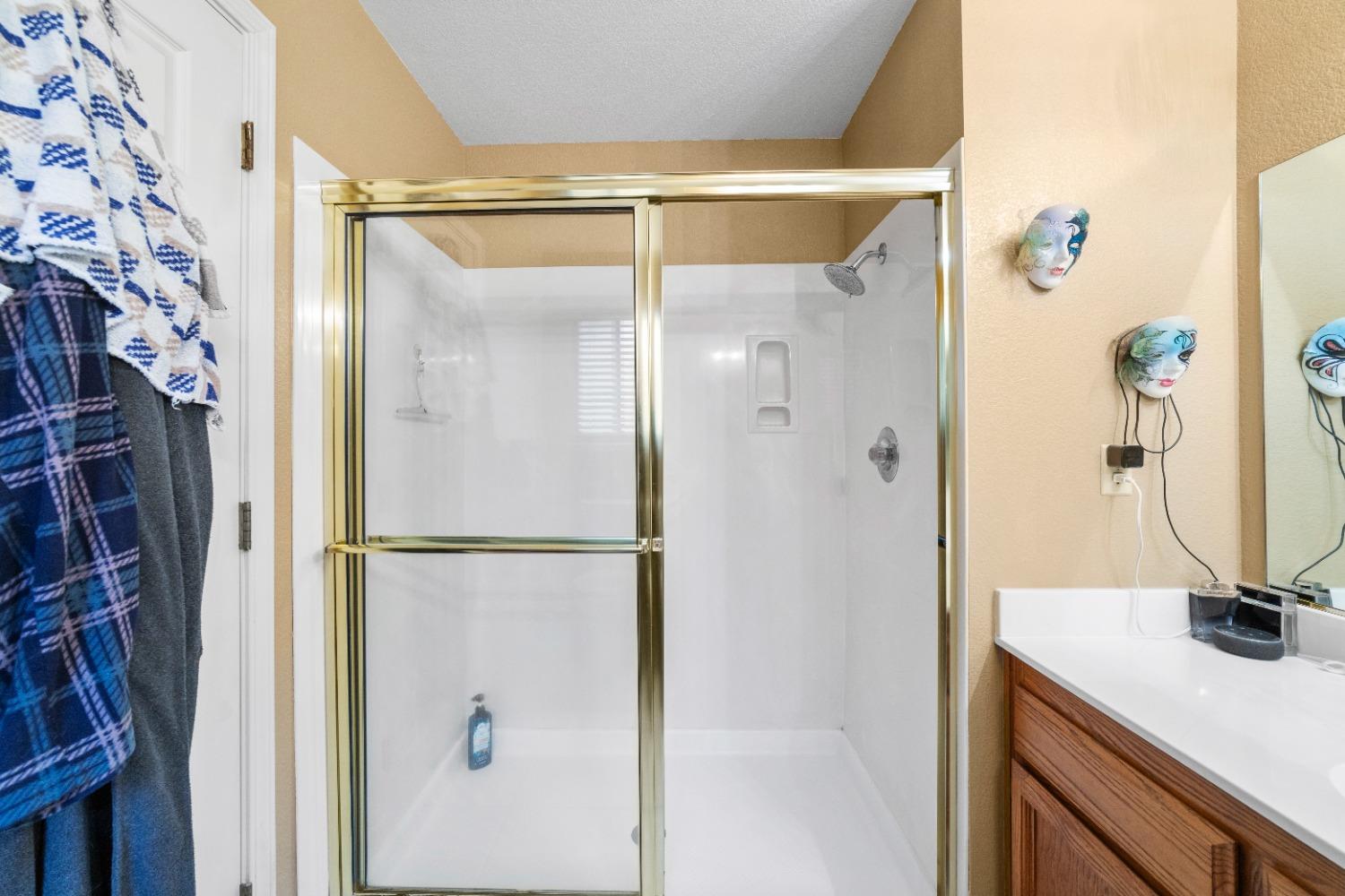 400 Leeward Court