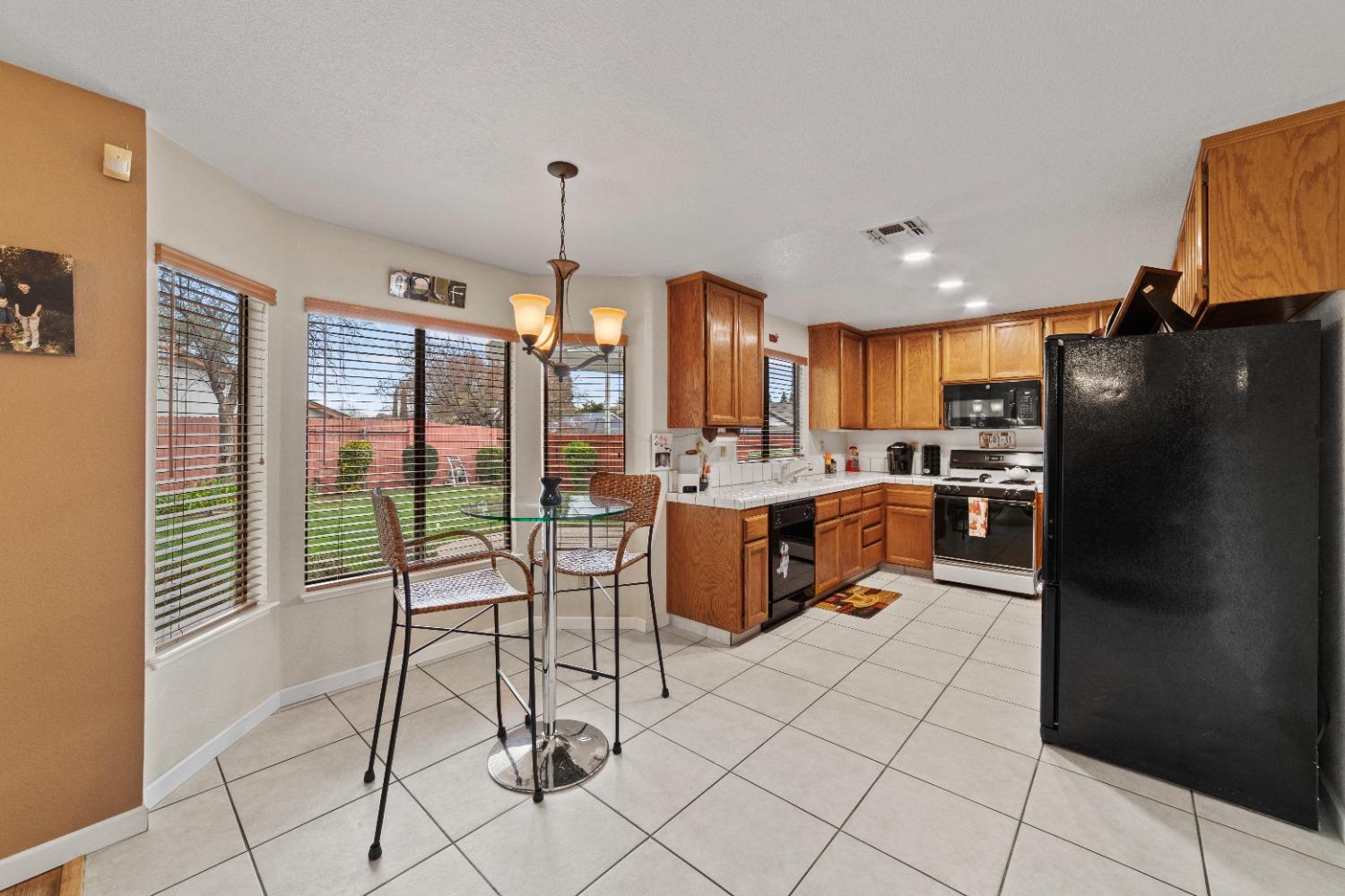 400 Leeward Court