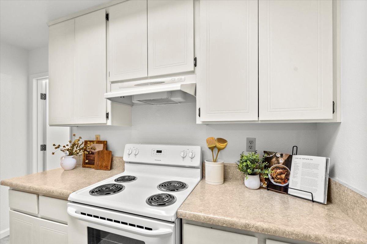 2737 Yuma Court
