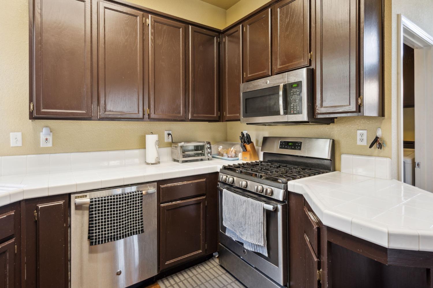 233 Gainsborough Court