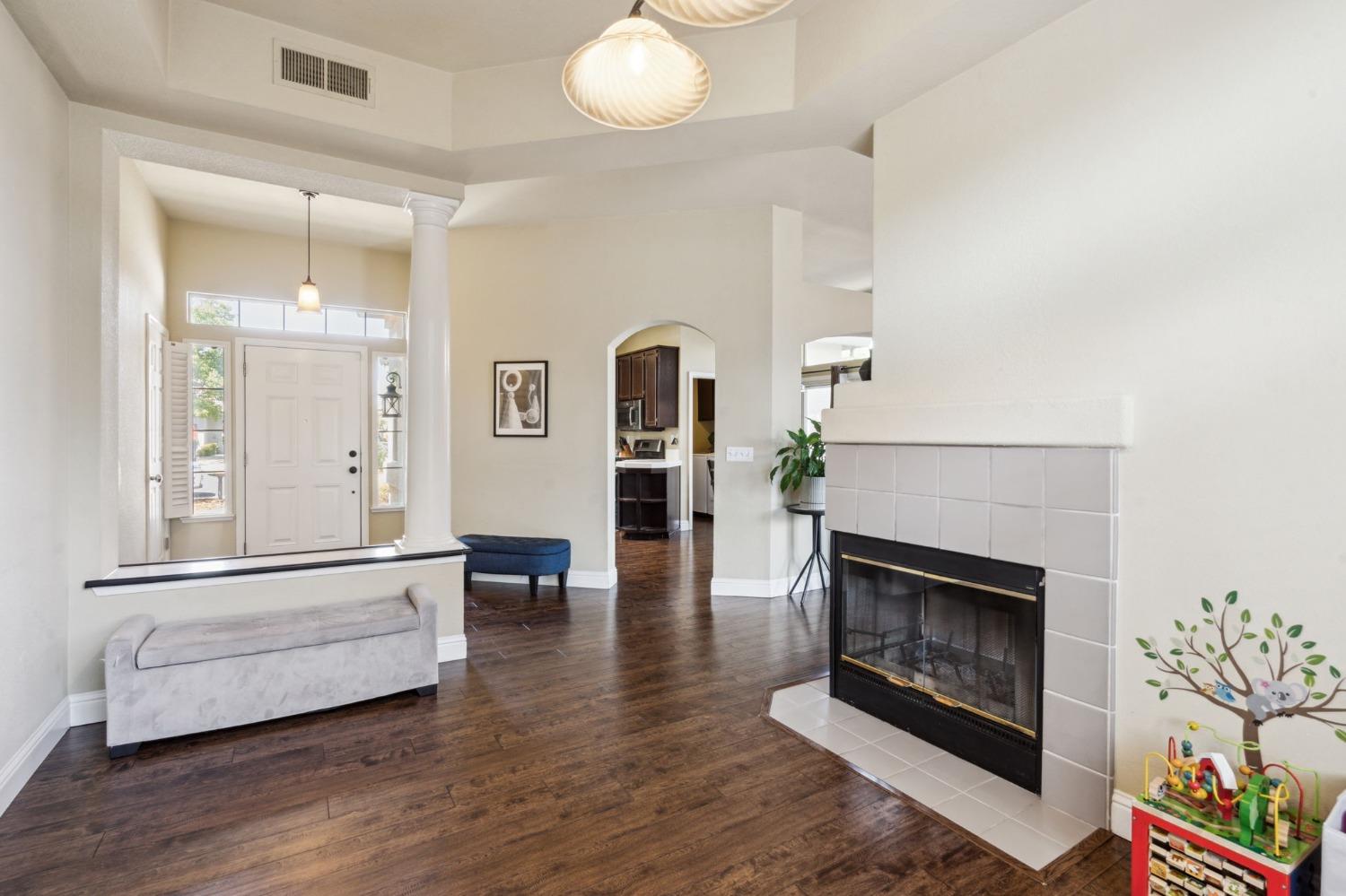 233 Gainsborough Court