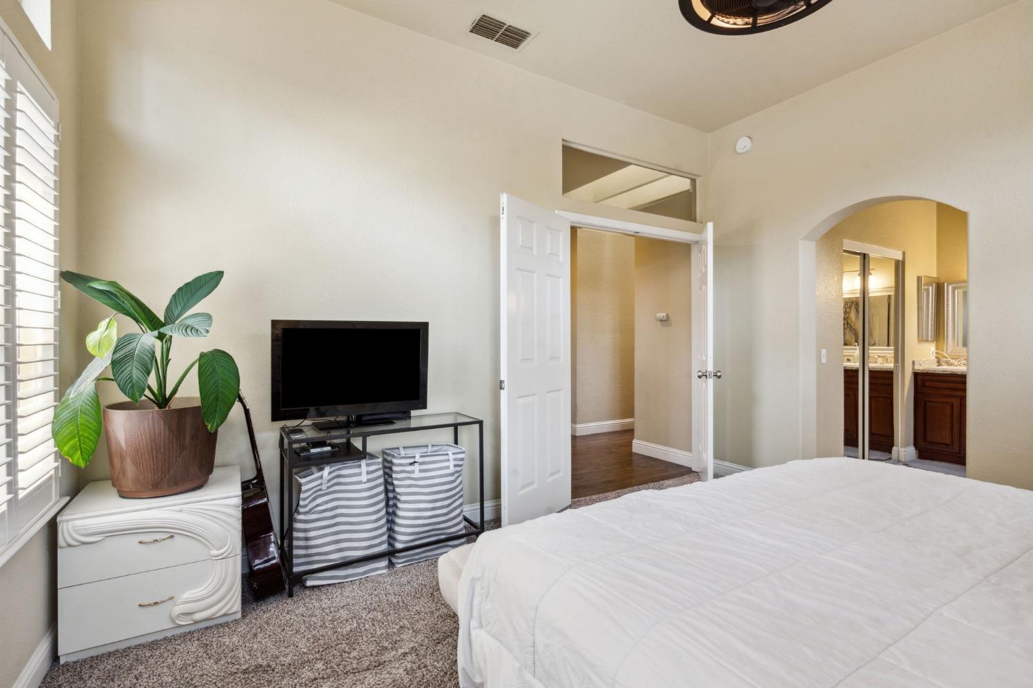 233 Gainsborough Court