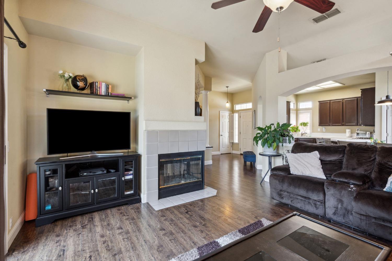 233 Gainsborough Court